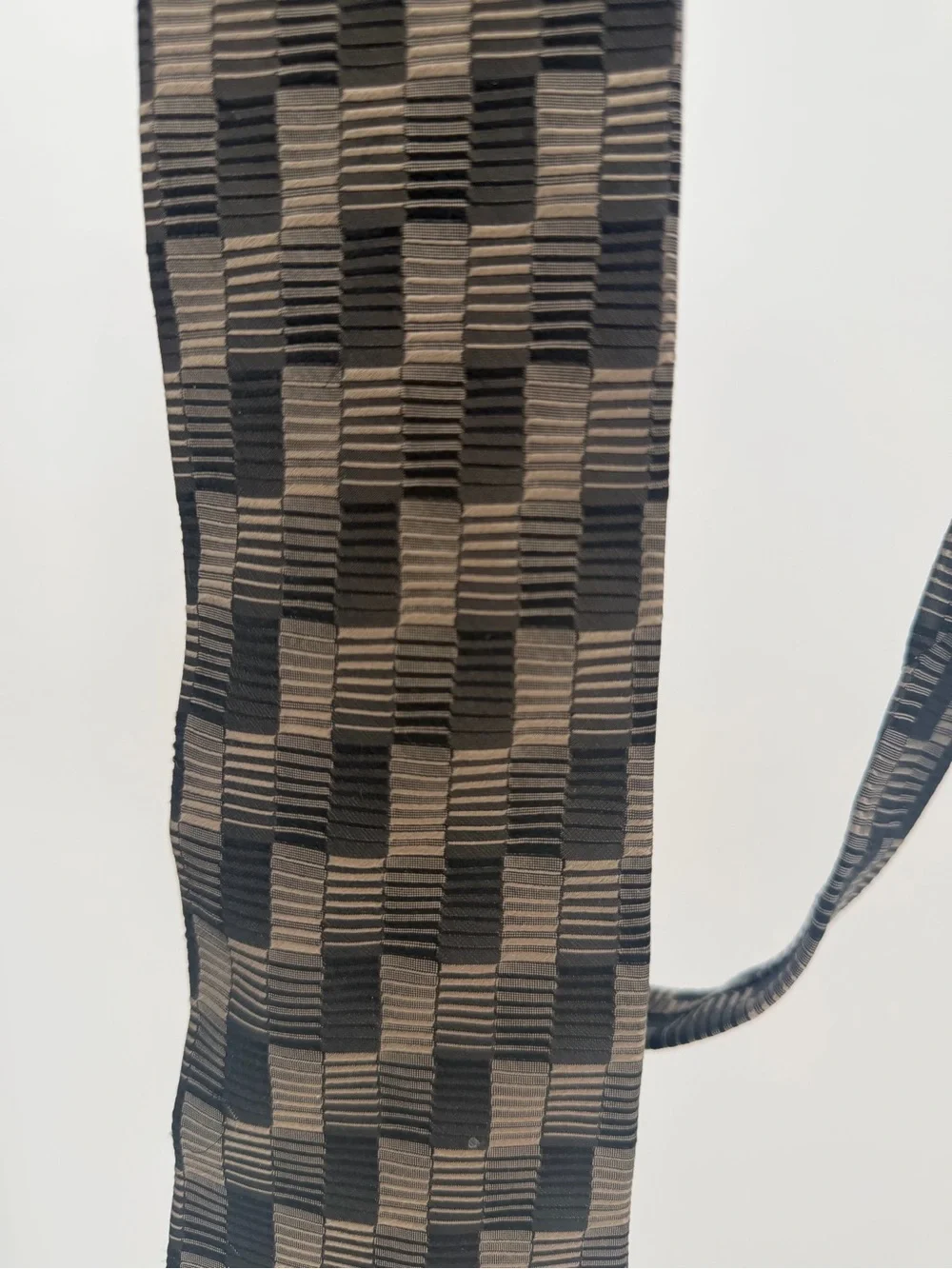 Silk Men's Geometric Pattern Tie in Brown and Black